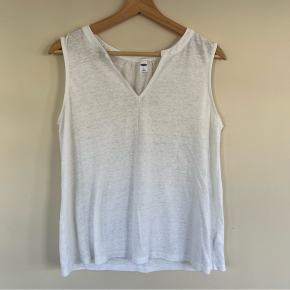 white tank | old navy - Picture 2 of 4
